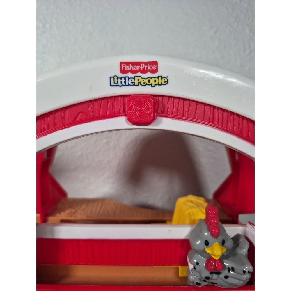 2005 Fisher Price Little People Farm Barn & Silo & Figures Working Animal Sounds